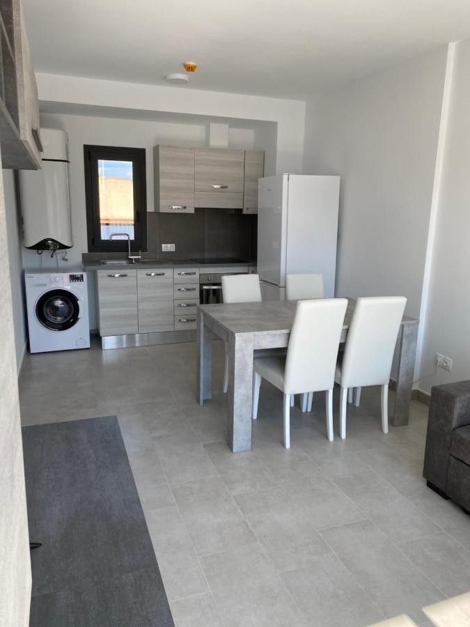 אמפוריבראבה Apartamentos Giuliano מראה חיצוני תמונה