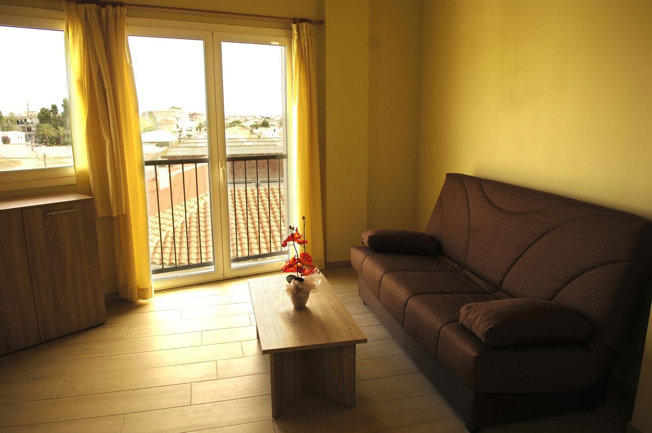 אמפוריבראבה Apartamentos Giuliano מראה חיצוני תמונה