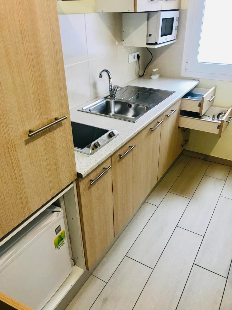 אמפוריבראבה Apartamentos Giuliano מראה חיצוני תמונה