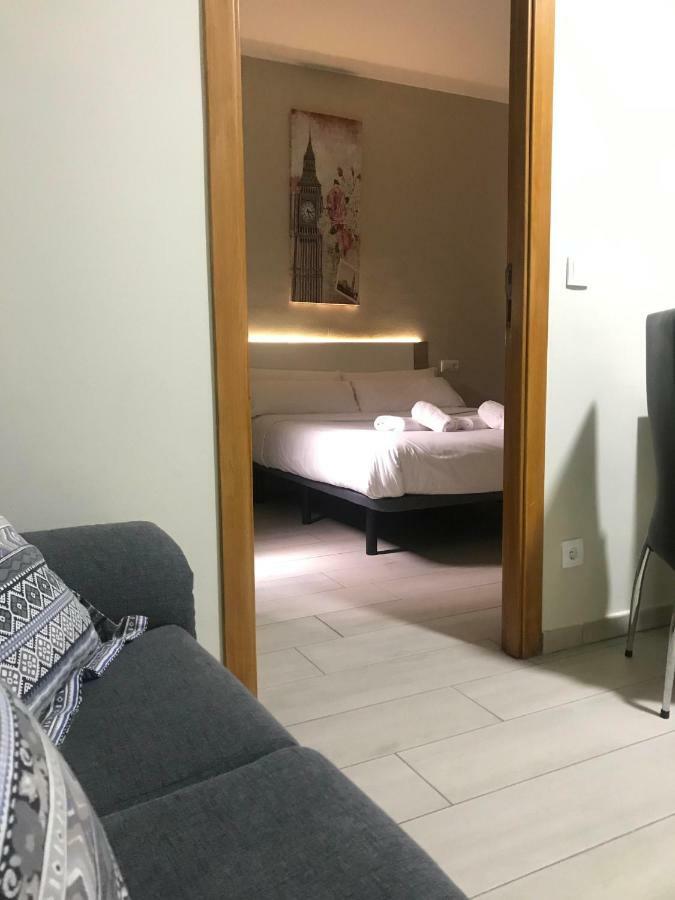 אמפוריבראבה Apartamentos Giuliano מראה חיצוני תמונה